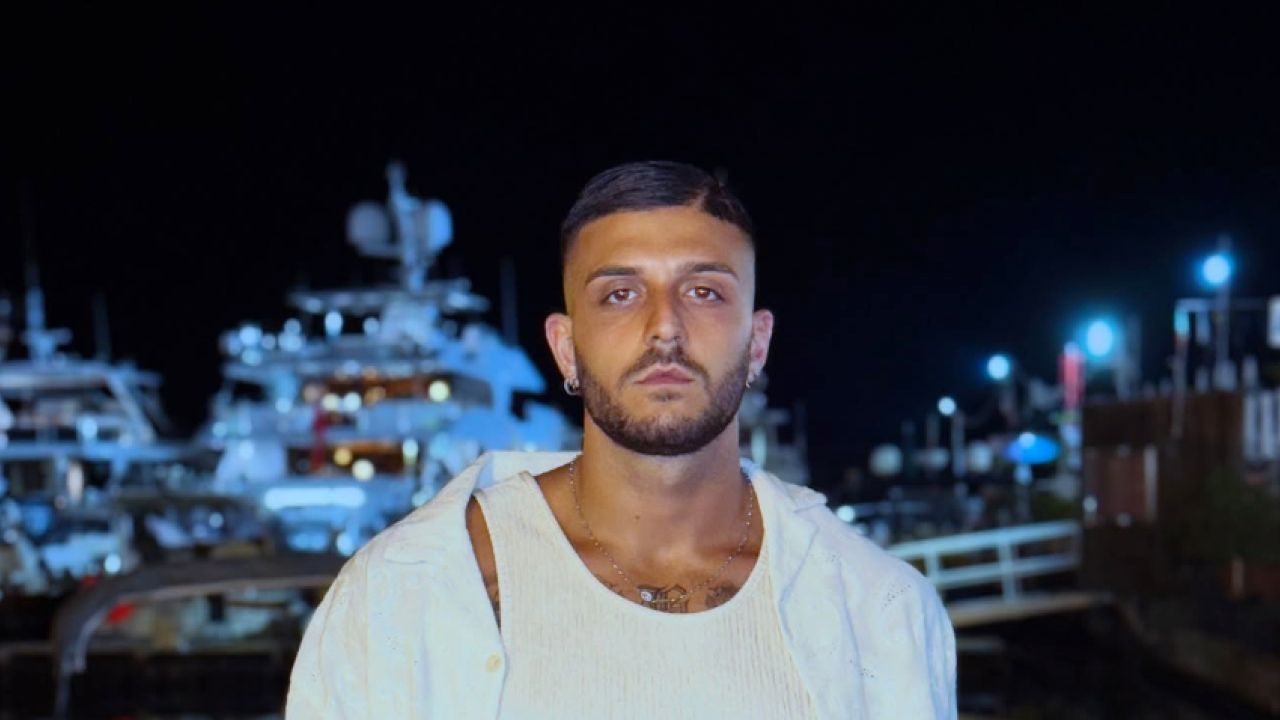 Uomini e Donne: Chi è Ernesto Passaro? Età, Instagram, Foto. Tutto sul Corteggiatore di Cristiana Uomini e Donne: Chi è Ernesto Passaro? Età, Instagram, Foto. Tutto sul Corteggiatore di Cristiana