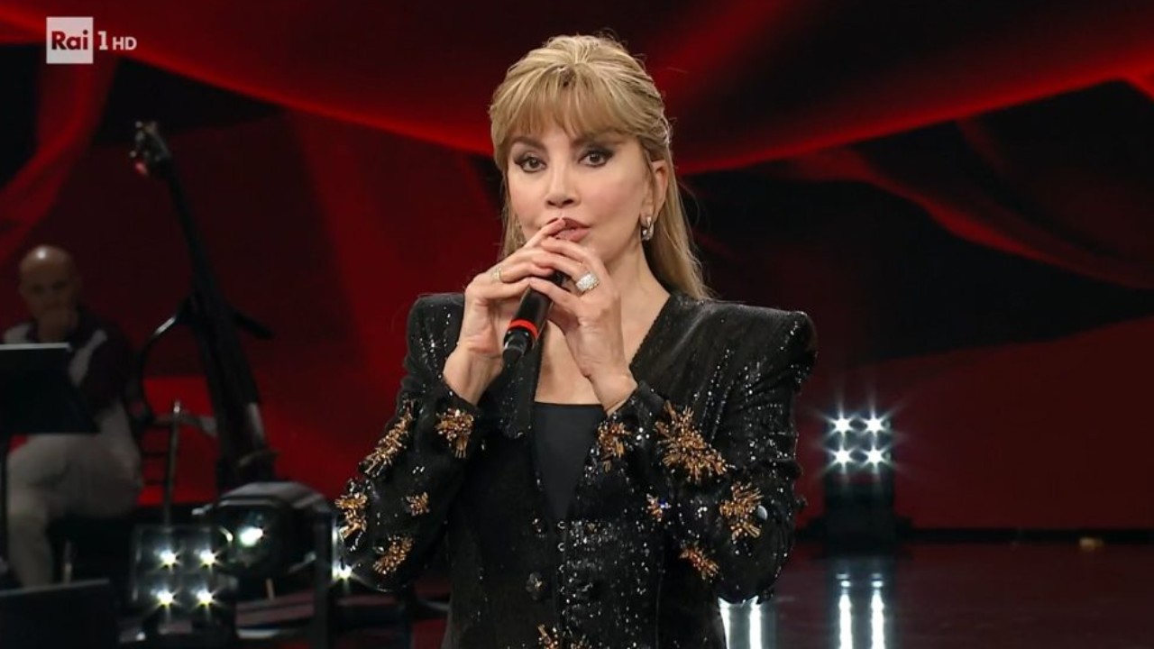 Ballando con le stelle, Milly Carlucci rompe il silenzio sulla morte del fratello di Andrea Delogu: "Disgrazia agghiacciante" Ballando con le stelle, Milly Carlucci rompe il silenzio sulla morte del fratello di Andrea Delogu: "Disgrazia agghiacciante"