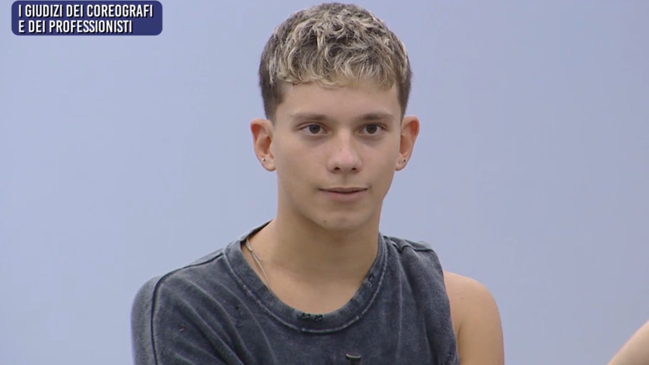 Amici 25, Alessio criticato dalla professionista Arianna: la dura reazione di Emanuel Lo (VIDEO) Amici 25, Alessio criticato dalla professionista Arianna: la dura reazione di Emanuel Lo (VIDEO)