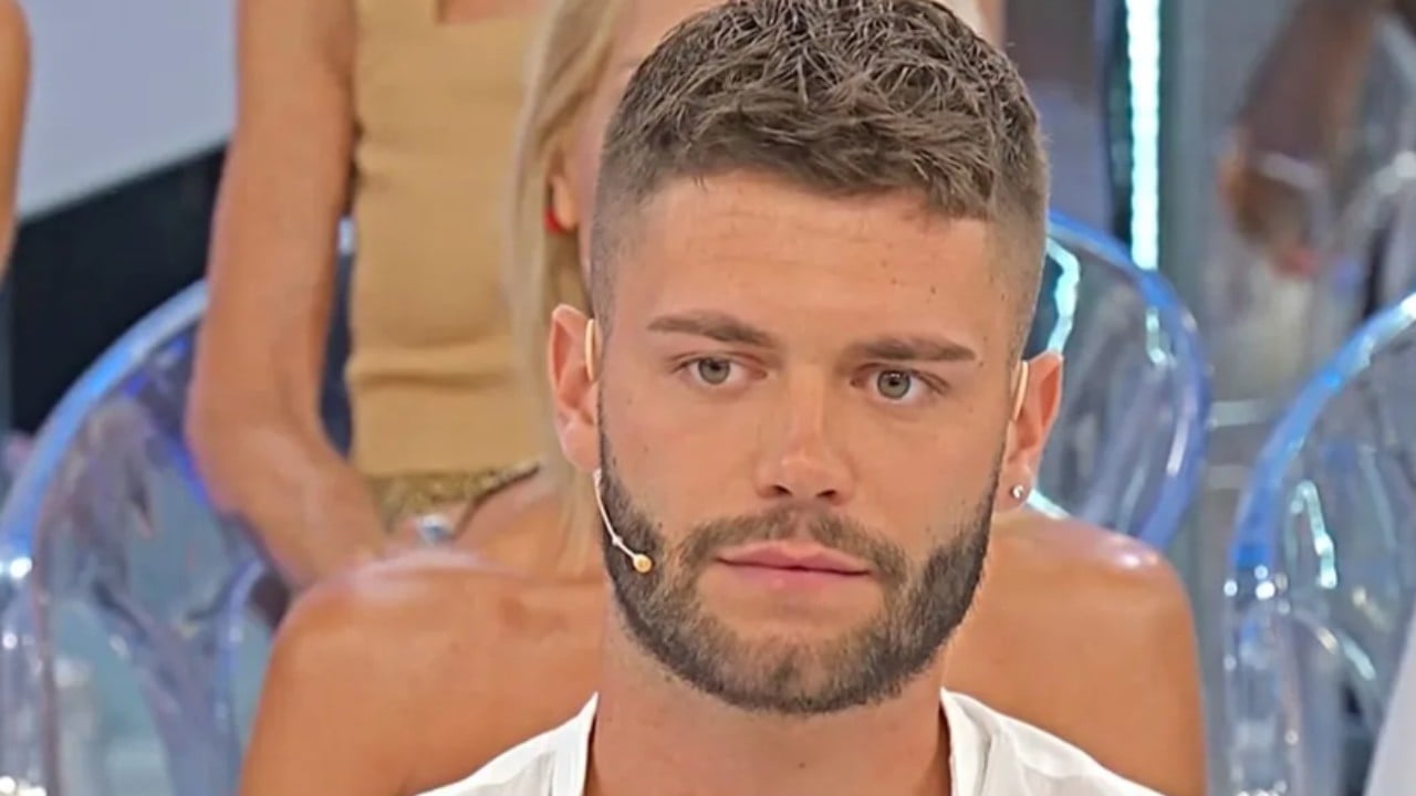 Uomini e Donne, il corteggiatore Federico Cotugno rivela: "Ecco cosa realmente cerco" Uomini e Donne, il corteggiatore Federico Cotugno rivela: "Ecco cosa realmente cerco"