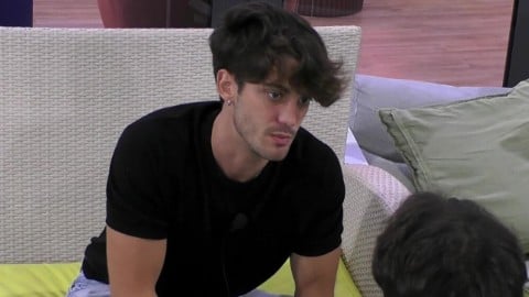Grande Fratello, Jonas Pepe contro Grazia Kendi: "È falsa! Le cose che fa sono tutte architettate" (VIDEO)