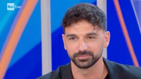 Ballando con le stelle, Raimondo Todaro lancia una frecciatina a un ex vincitore del talent show: "Era il più scarso"