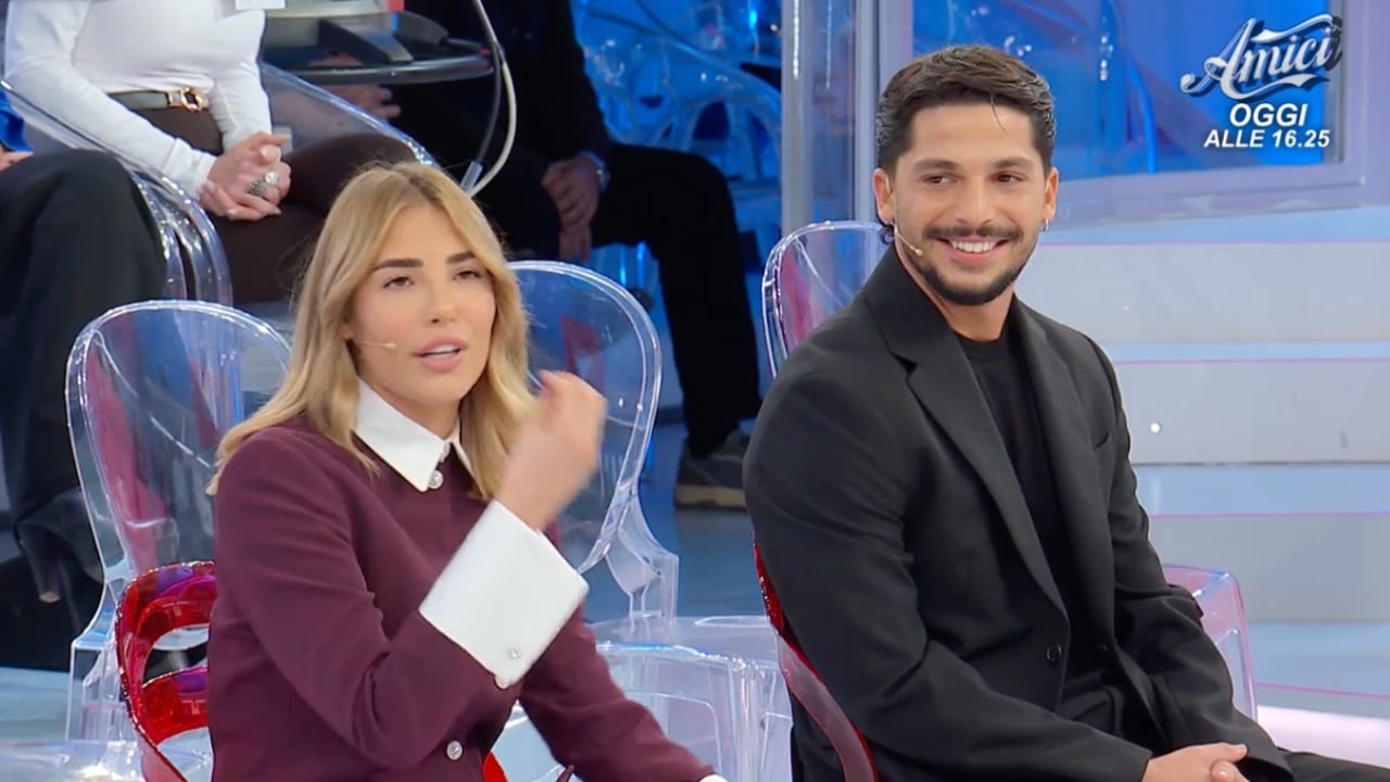 Uomini e Donne, Martina De Ioannon dedica a Gianmarco Steri la stessa canzone dedicata a Ciro Solimeno Uomini e Donne, Martina De Ioannon dedica a Gianmarco Steri la stessa canzone dedicata a Ciro Solimeno