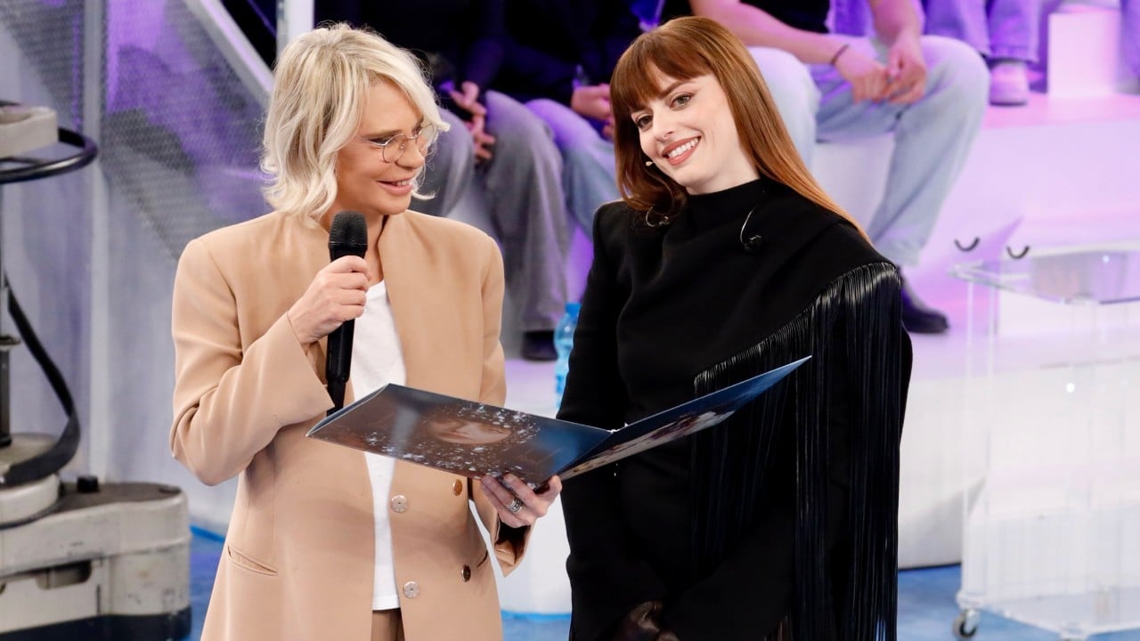 amici 25 in onda oggi su canale 5 la nuova puntata annalisa e ornella vanoni tra gli ospiti in studio da Comingsoon.it amici 25 in onda oggi su canale 5 la nuova puntata annalisa e ornella vanoni tra gli ospiti in studio