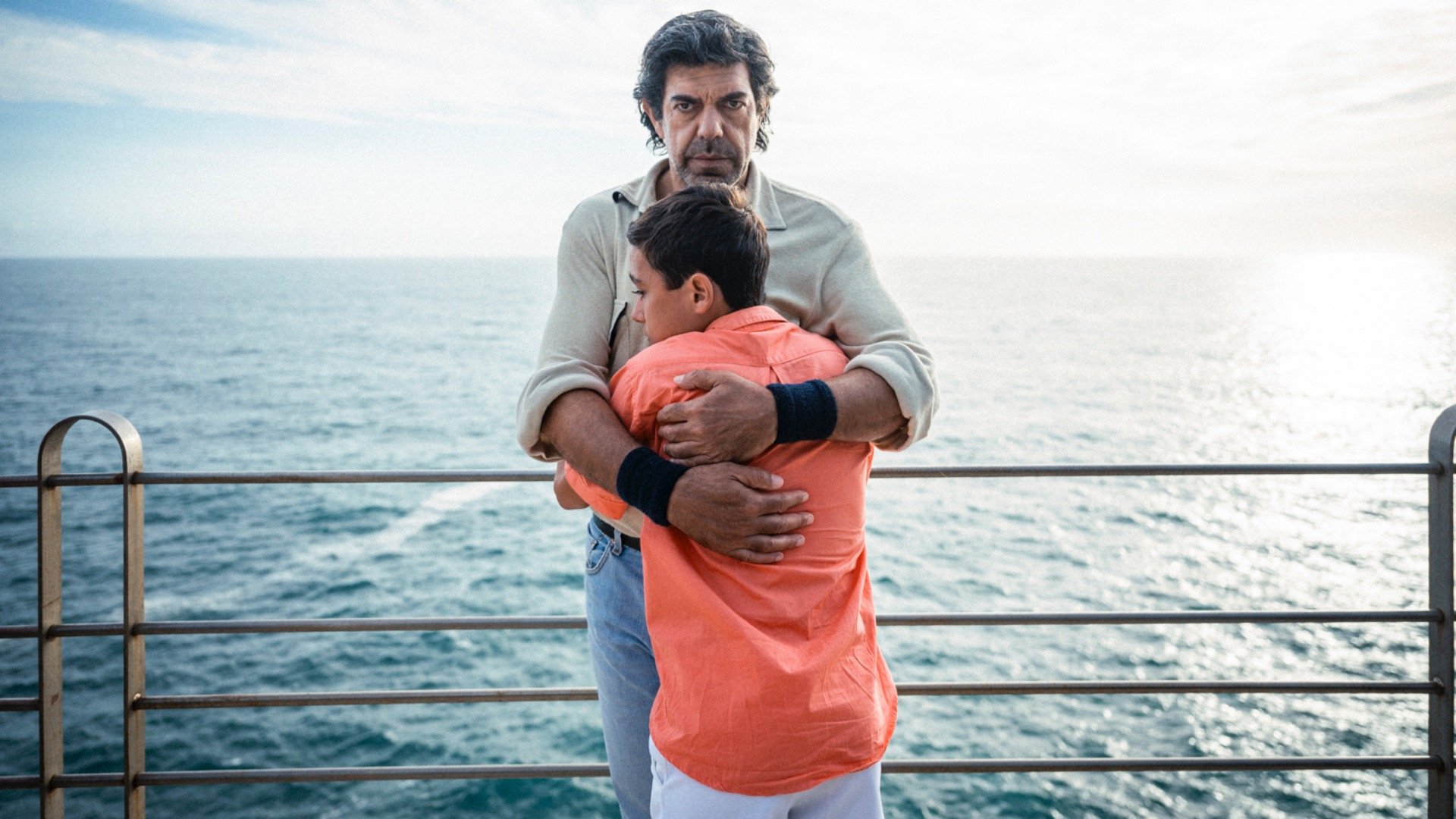 il maestro e l allievo in un campo da tennis video intervista con pierfrancesco favino e andrea di stefano da Comingsoon.it il maestro e l allievo in un campo da tennis video intervista con pierfrancesco favino e andrea di stefano