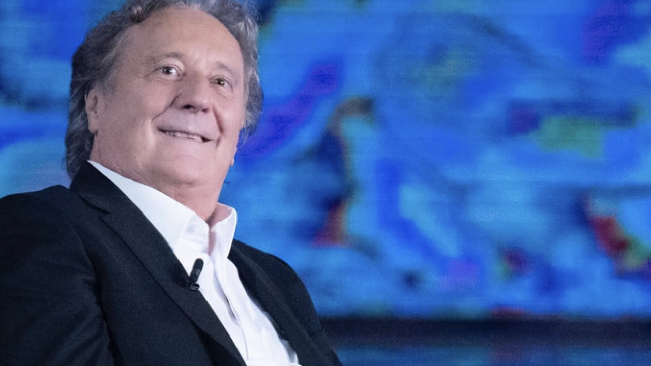 Tale e Quale Show, Enzo Iacchetti concorrente: questa volta dice sì a Carlo Conti Tale e Quale Show, Enzo Iacchetti concorrente: questa volta dice sì a Carlo Conti