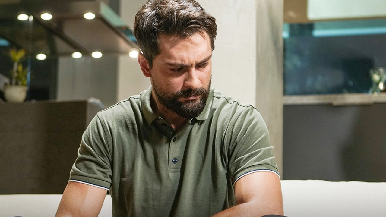 Forbidden Fruit Anticipazioni 18 novembre 2025: Alihan si ubriaca e sviene, Ender lo incastra! Forbidden Fruit Anticipazioni 18 novembre 2025: Alihan si ubriaca e sviene, Ender lo incastra!