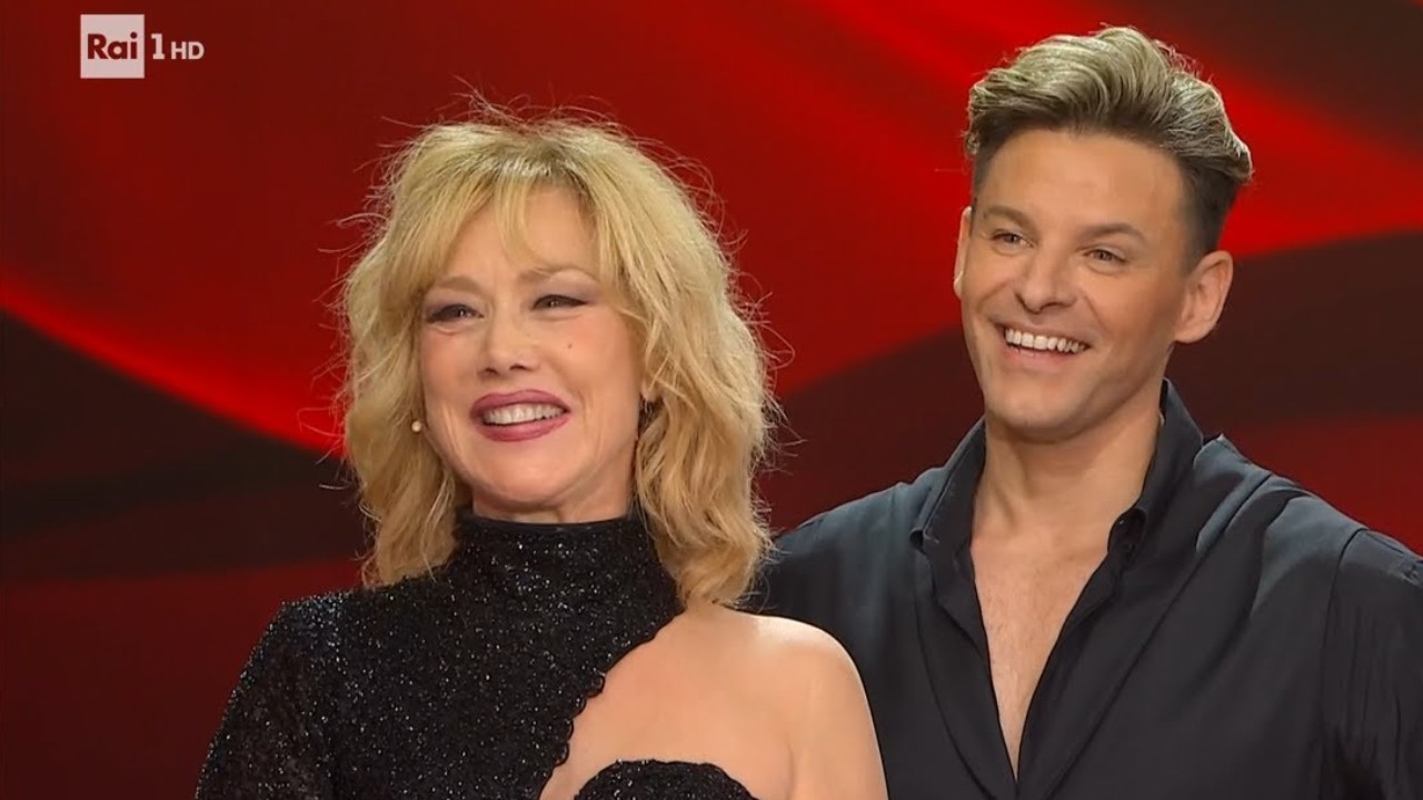 Ballando con le stelle, Nancy Brilli punge Selvaggia Lucarelli e stuzzica Milly Carlucci: "Sei la fatina buona, ma..."