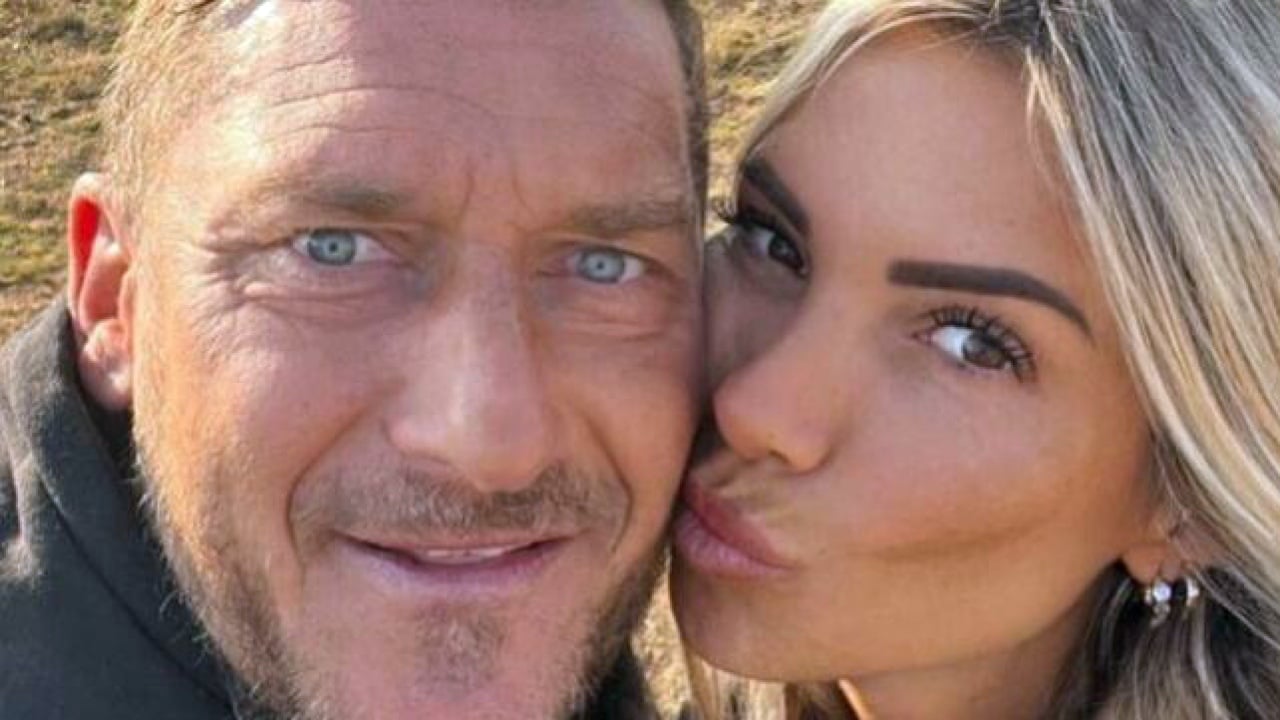 Francesco Totti e Noemi Bocchi traslocano, nuovi vicini di Paolo Bonolis! Francesco Totti e Noemi Bocchi traslocano, nuovi vicini di Paolo Bonolis!