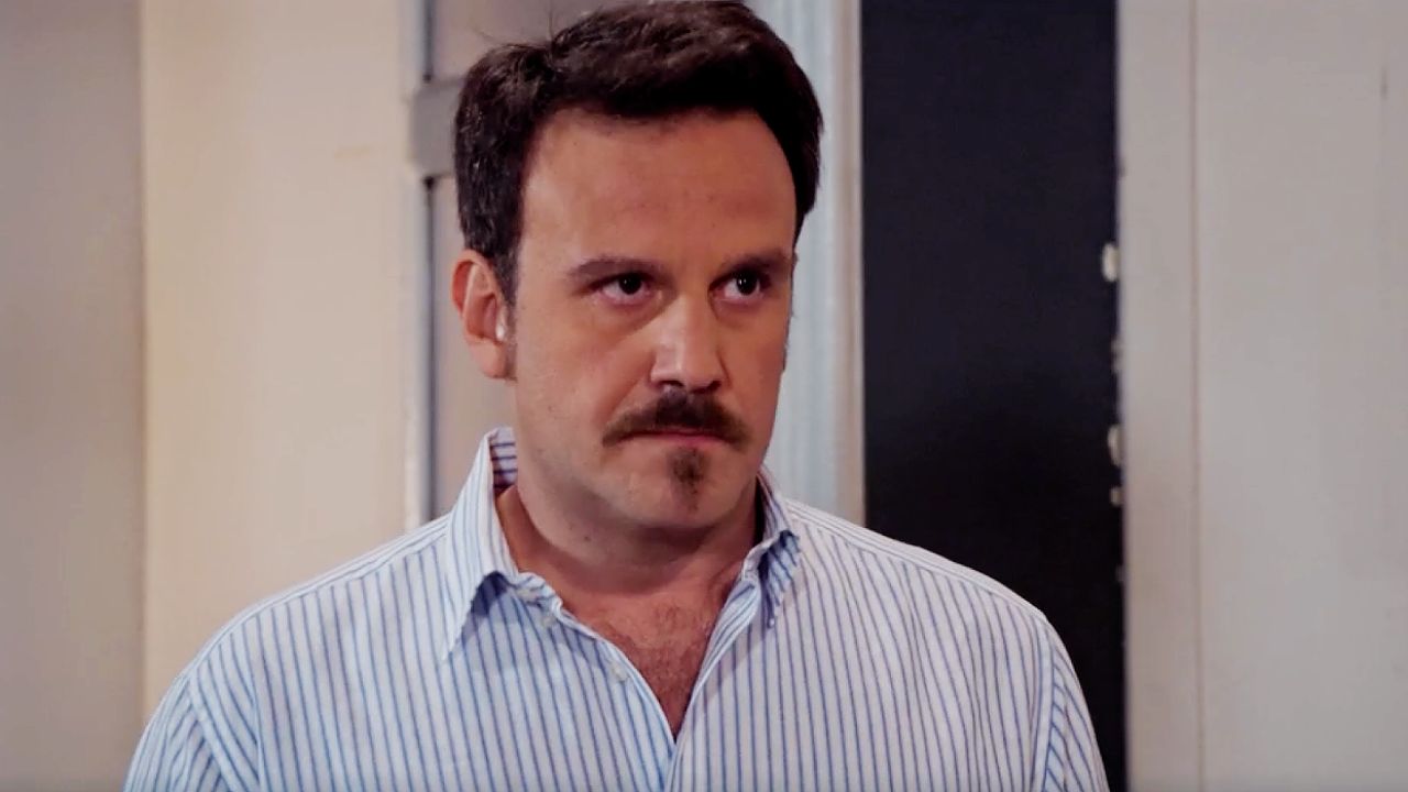 Un Posto al Sole Anticipazioni 24 novembre 2025: Castrese scende in campo anzi ON AIR! Un Posto al Sole Anticipazioni 24 novembre 2025: Castrese scende in campo anzi ON AIR!