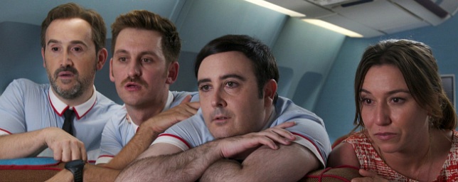 Gli amanti passeggeri - la recensione del film di Pedro Almodovar