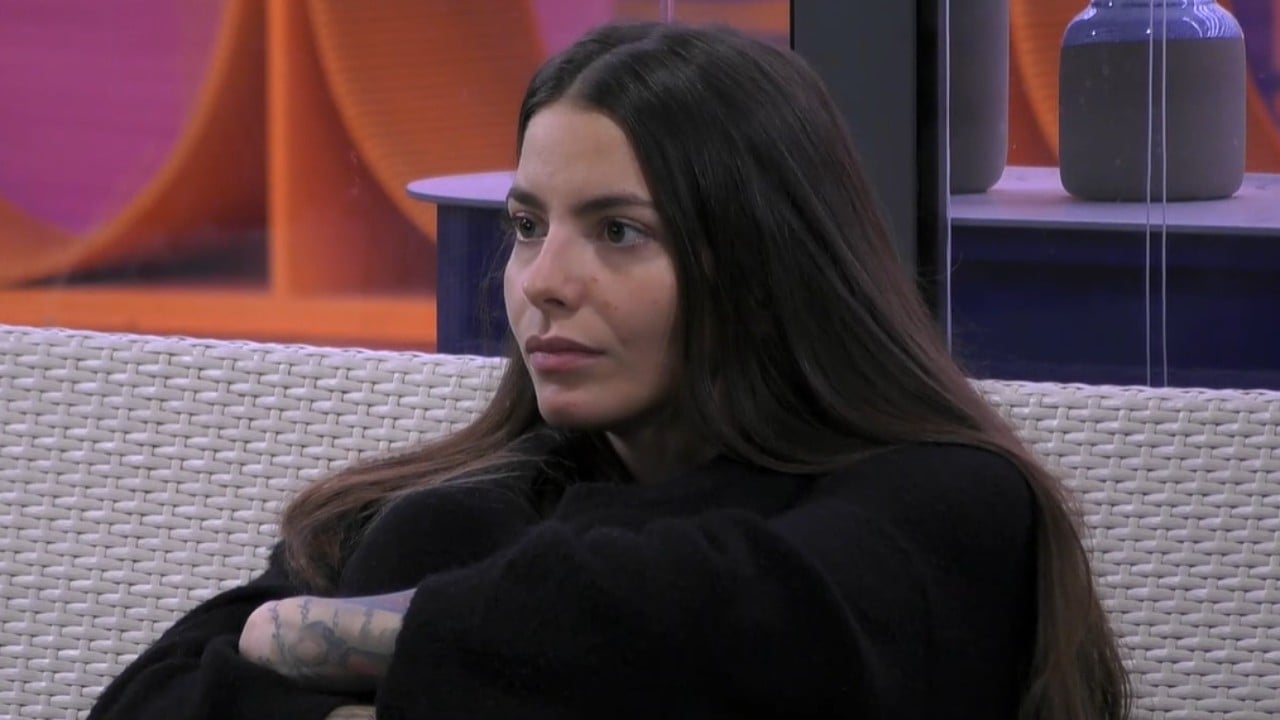 Grande Fratello, Anita affronta Simone: "Vedo un comportamento incoerente" (VIDEO) Grande Fratello, Anita affronta Simone: "Vedo un comportamento incoerente" (VIDEO)