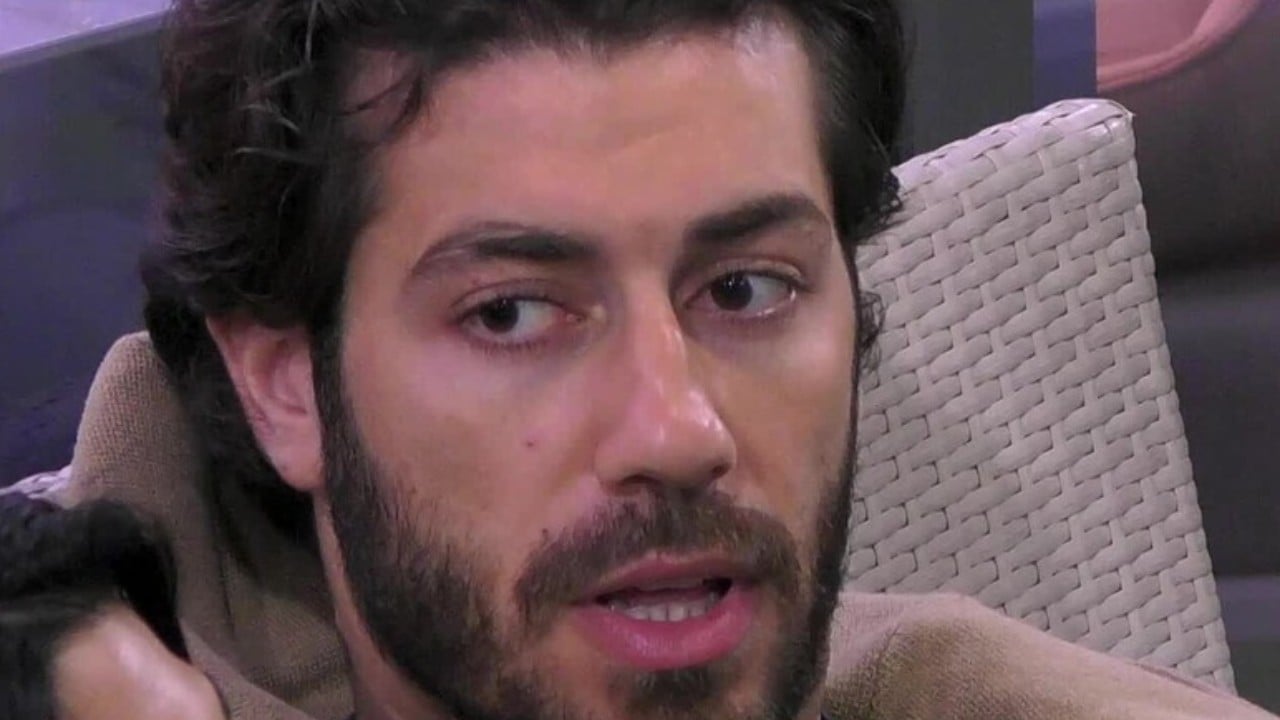 grande fratello omer esagera scatenando l ira di simone e jonas rissa sfiorata nella casa video da Comingsoon.it grande fratello omer esagera scatenando l ira di simone e jonas rissa sfiorata nella casa video