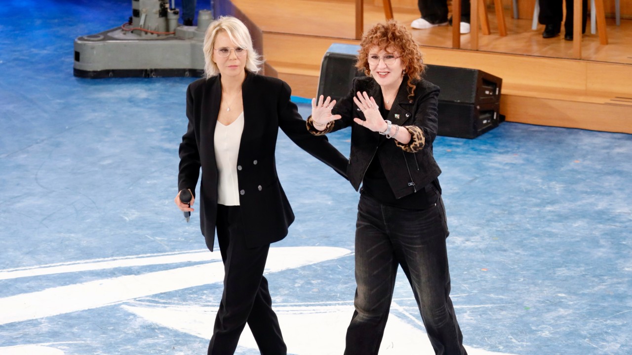 amici 25 in onda oggi su canale 5 la nuova puntata noemi e fiorella mannoia tra gli ospiti in studio