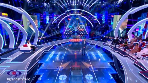 Grande Fratello, ex concorrente commenta la nuova edizione e svela: "Mi propongono sempre L’Isola dei Famosi, ma..."