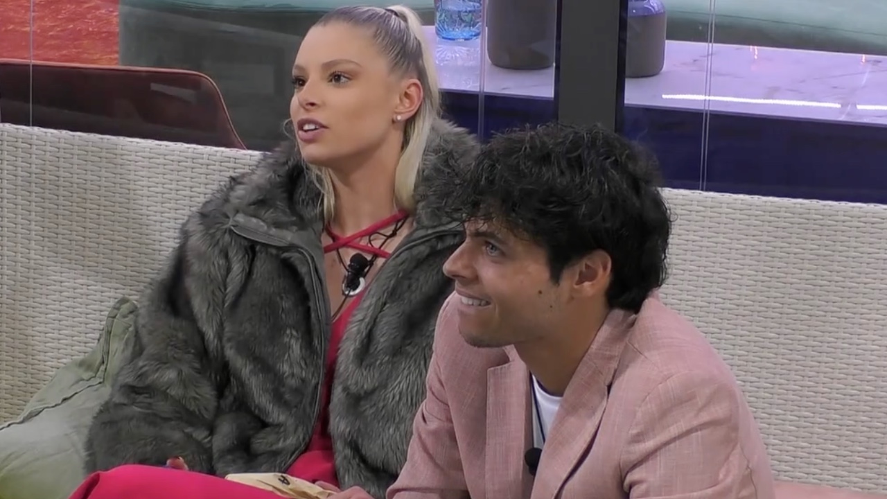 Grande Fratello, Giulia Soponariu prima Finalista: dopo la diretta discute con Omer Elomari!