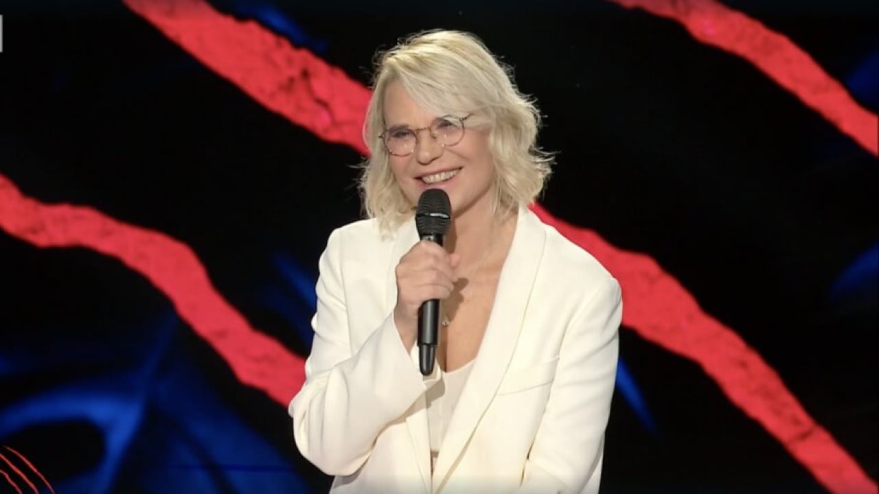 belve maria de filippi confessa di avere un finto nickname notturno ecco perch233