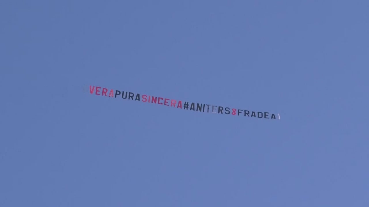 Grande Fratello, polemica per gli aerei inviati ai gieffini: ecco cosa è successo!