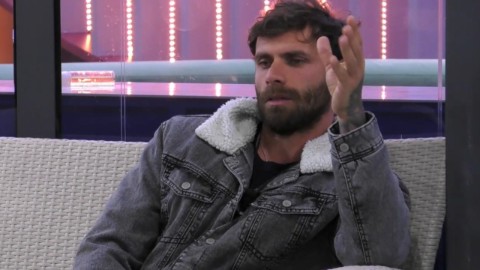 Grande Fratello: Domenico amareggiato, la Stocchi non lo ringrazia