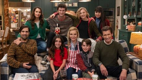 Oh. What. Fun., la recensione: una commedia di Natale nel segno delle mamme, ma comunque fuori dal tempo Oh. What. Fun., la recensione: una commedia di Natale nel segno delle mamme, ma comunque fuori dal tempo