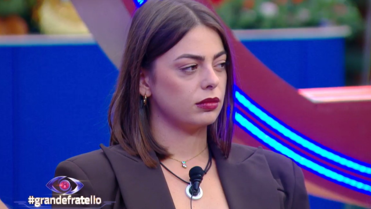 Grande Fratello, Benedetta sbotta: "Sono arrabbiata! Io non sono capace a fare buon viso a cattivo gioco" (VIDEO)