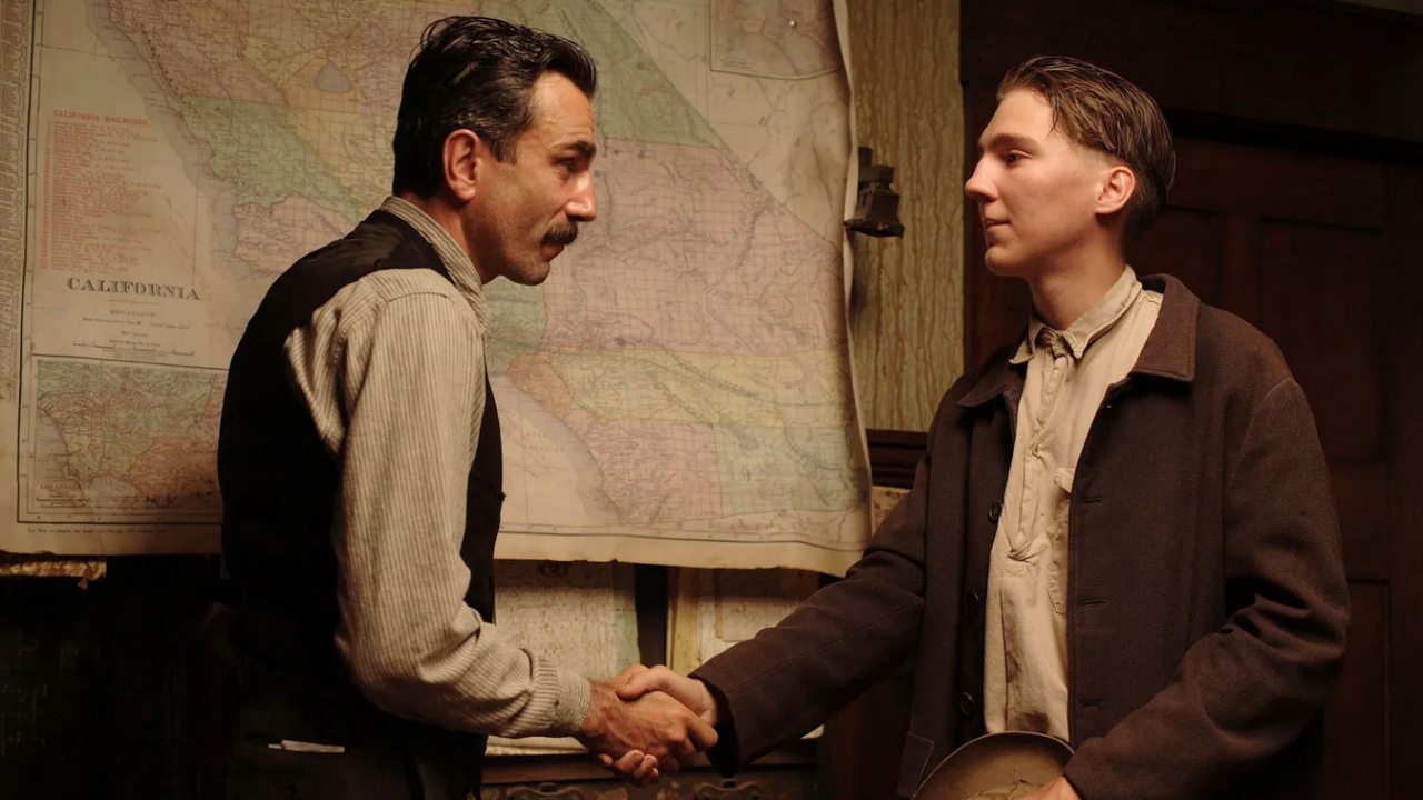 tarantino offende paul dano e il web insorge da Comingsoon.it tarantino offende paul dano e il web insorge