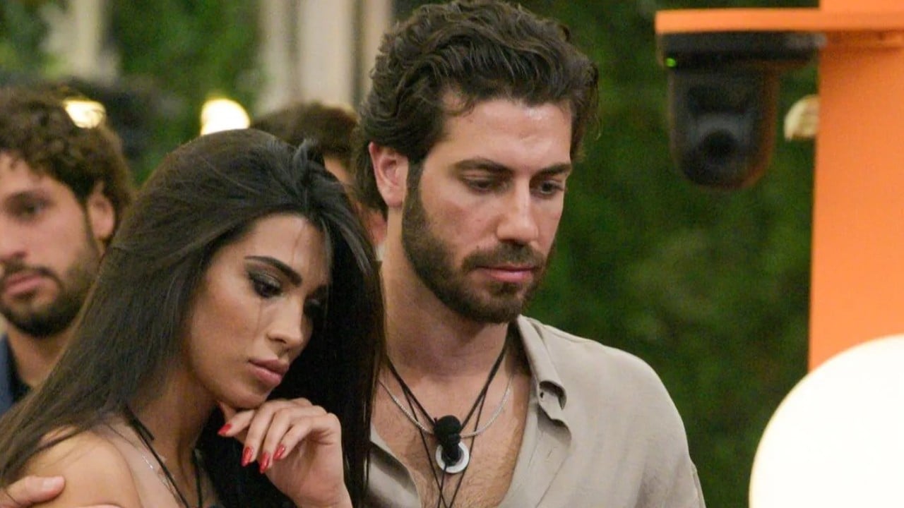 Grande Fratello, "Non si è sentita protetta": la migliore amica di Rasha accusa Omer e divide il web