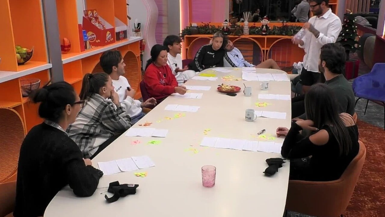 Grande Fratello: "I concorrenti hanno paura di mostrarsi davvero", parla il fratello di Omer Elomari Grande Fratello: "I concorrenti hanno paura di mostrarsi davvero", parla il fratello di Omer Elomari