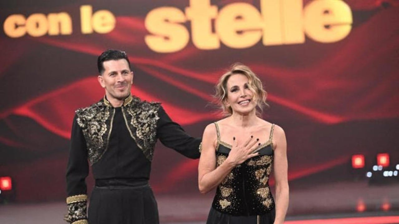 Ballando con le Stelle, Barbara D’Urso chiarisce tutto: "Fake news sul mio ritiro, io e la mia spalla siamo ancora in pista"