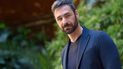 Raoul Bova: Sbeffeggiato e Umiliato per le Chat con Ceretti
