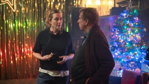 Goodbye June, Kate Winslet rivela come il progetto scolastico di suo figlio si è trasformato nel suo debutto alla regia