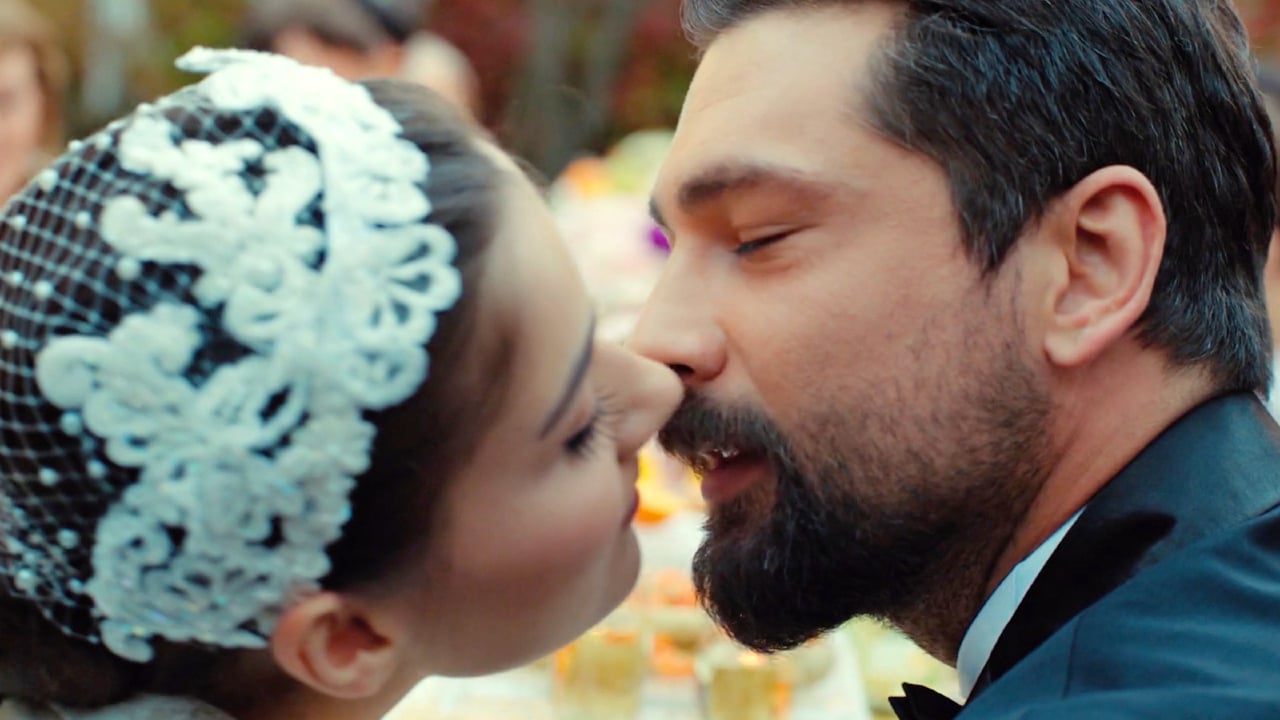 Forbidden Fruit Anticipazioni 3 gennaio 2026: Alihan e Zeynep si sposano...  a sorpresa!