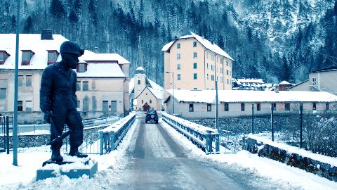 Matteo Oleotto racconta Ultimo schiaffo, "ballata di provincia" che si tramuta in black comedy coeniana