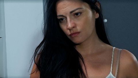 Un Posto al Sole Anticipazioni 14 gennaio 2026: Antonietta fa esplodere la bomba, Gennaro è pubblicamente ko!