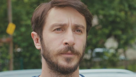 La forza di una donna Anticipazioni 15 gennaio 2026: Emre va a prendere il figlio, Sarp ancora in arresto!