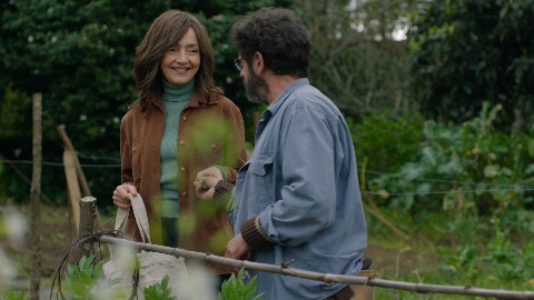 La villa portoghese: la recensione del delicato dramma sulla rinascita diretto da Avelina Prat