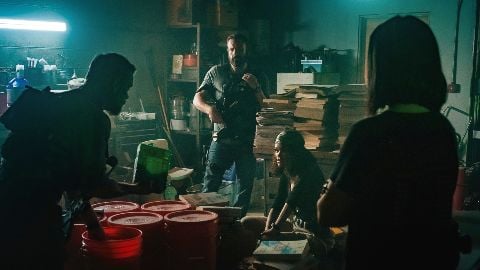 The Rip - Soldi Sporchi, la recensione del film in streaming su Netflix con Matt Damon e Ben Affleck