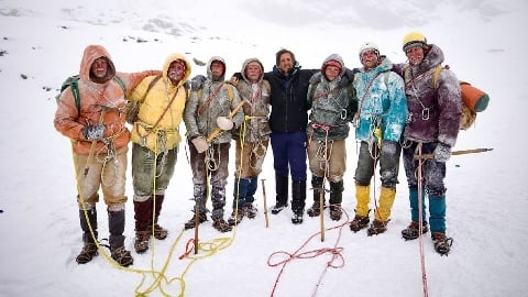 Bianco: terminate le riprese del film di Daniele Vicari in cui Alessandro Borghi è l'alpinista Walter Bonatti