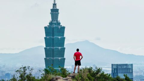 Skyscraper Live: la nuova sfida estrema di Alex Honnold, in diretta su Netflix