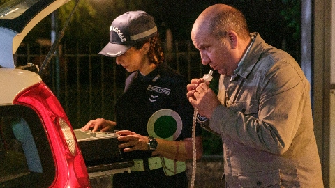 Lavoreremo da grandi, Antonio Albanese ci racconta i suoi piccoli grandi uomini di provincia: ingenui, rassegnati e… punk