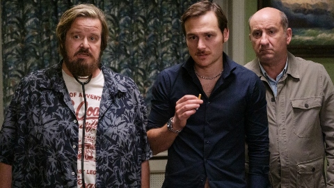 Lavoreremo da grandi: la nostra intervista agli irresistibili e teneri compagni di set Antonio Albanese e Giuseppe Battiston