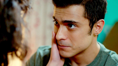 Forbidden Fruit, Anticipazioni e Trame Turche: Yigit e Lila si baciano...  ma c'è lo zampino di Sahika!