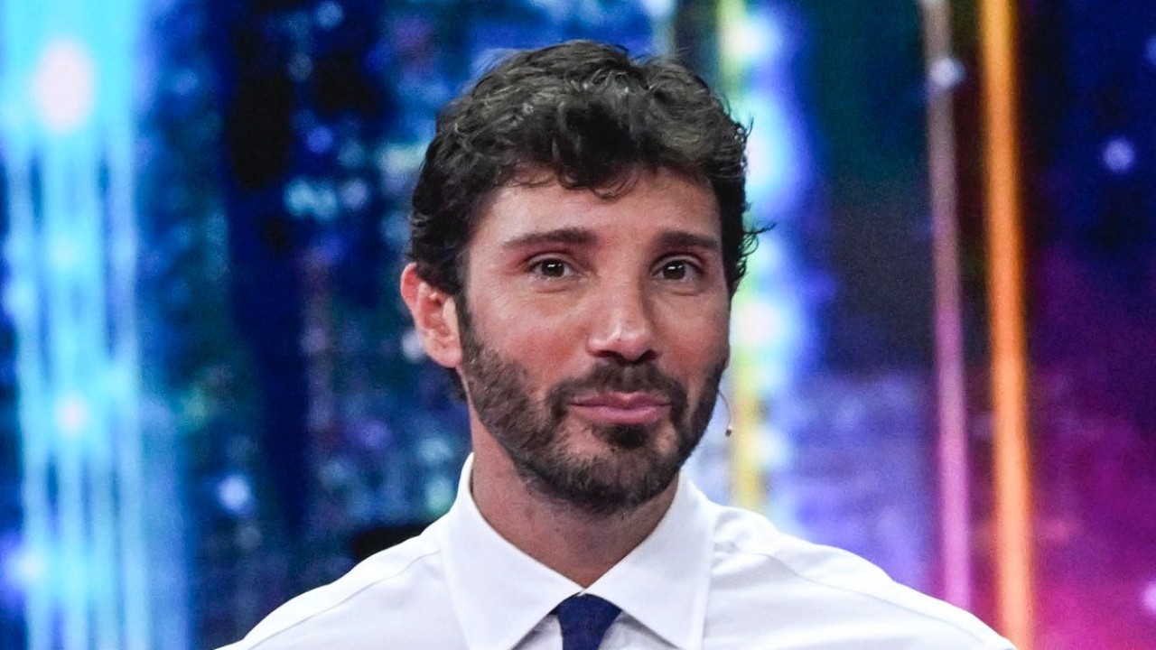 Stefano De Martino nel mirino: spunta la frase offensiva incisa sulla macchina