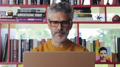 Amarga Navidad: la mise en abyme dell'autofiction di Almodóvar. La recensione del