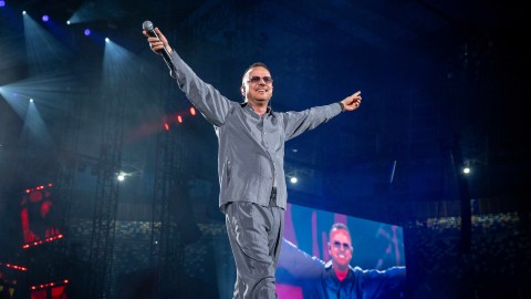 Gigi D'Alessio torna allo Stadio Maradona: su Canale 5 una notte di musica e grandi ospiti