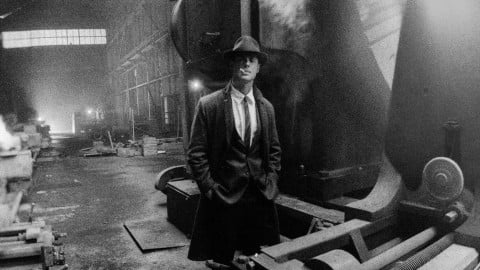 Kockroach: Chris Hemsworth annuncia la fine delle riprese e posta delle foto del film che rovescia La metamorfosi di Kafka