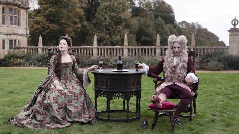 Savage House: il trailer italiano della commedia in costume con Claire Foy e Richard E. Grant