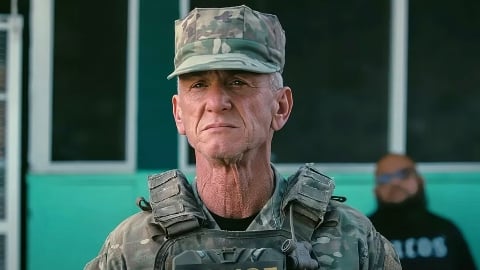 Sean Penn contro i selfie: "Nemmeno se me lo chiedesse una nonna scampata all'Olocausto con il nipote paraplegico di 6 anni"