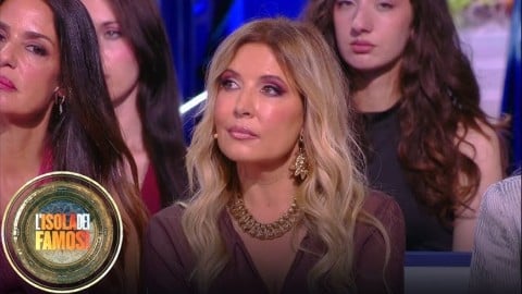 Isola dei Famosi, Selvaggia Lucarelli conferma: "Belen era la prima scelta", poi l’augurio alla showgirl