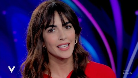 Rocío Muñoz Morales e la storia "senza etichette" con Andrea Iannone: le dichiarazioni dell'attrice